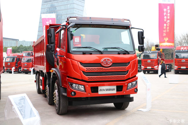 青岛解放 龙V2.0 超轻量化版 260马力 8X2 5.6米自卸车(国六)(CA3311PK8L1T10E6A90)