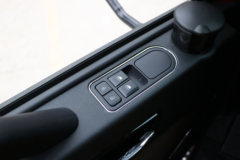 青岛解放 龙V2.0 超轻量化版 260马力 8X2 5.6米自卸车(国六)(CA3311PK8L1T10E6A90)
