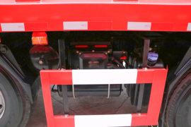 龙V&nbsp;自卸车底盘                                                图片