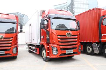 一汽解放 J6G 领航版 320马力 4X2 9.6米AMT自动档冷藏车(CA5181XLCP62K1L5E6)
