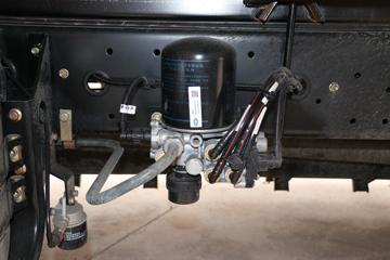 һ����� J6G 280���� 4X2 6.8����س�(����)(CA5180XLCP62K1L4E6)ͼƬ