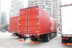 一汽解放 J6G 领航版 320马力 6X2 9.7米厢式载货车(国六)(CA5250XXYP62K1L5T3E6)