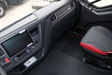 һ����� J6G �캽�� 320���� 6X2 9.7����ʽ�ػ���(����)(CA5250XXYP62K1L5T3E6)ͼƬ