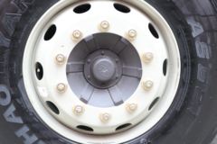 一汽解放 J6G 领航版 320马力 6X2 9.7米厢式载货车(国六)(CA5250XXYP62K1L5T3E6)