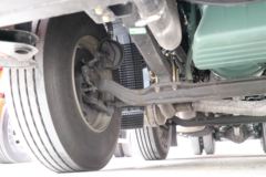一汽解放 J6G 领航版 320马力 6X2 9.7米厢式载货车(国六)(CA5250XXYP62K1L5T3E6)