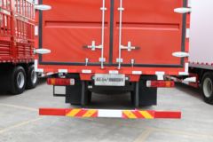 一汽解放 J6G 领航版 320马力 6X2 9.7米厢式载货车(国六)(CA5250XXYP62K1L5T3E6)