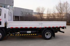 凯马 凯捷M3 尊享版 2.2L 95马力 CNG 4.16米单排栏板轻卡(国六)(KMC1043NG336DP6)