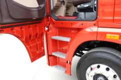 青岛解放 JH6重卡 520马力 8X4 9.4米AMT自动档仓栅式载货车(CA5310CCYP25K2L7T4E6A80)