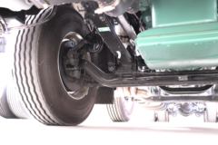 青岛解放 JH6重卡 520马力 8X4 9.4米AMT自动档仓栅式载货车(CA5310CCYP25K2L7T4E6A80)
