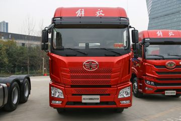 青岛解放 JH6重卡 领航版 560马力 6×4 AMT自动档牵引车(国六)(CA4257P25K2T1E6A80)