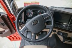 青岛解放 JH6重卡 质惠版 500马力 6X4 AMT自动档牵引车