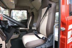 青岛解放 JH6重卡 质惠版 500马力 6X4 AMT自动档牵引车