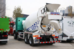 青岛解放 JK6 8X4 纯电动混凝土搅拌运输车(CA1311P28L3T4BEVA80)350kWh