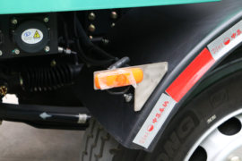 解放JK6&nbsp;混凝土搅拌车底盘                                                图片