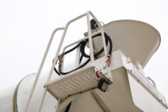 青岛解放 JK6 8X4 纯电动混凝土搅拌运输车(CA1311P28L3T4BEVA80)350kWh