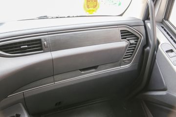 һ����� J6E�ؿ� 520���� 4X2 AMT�Զ���ǣ����(CA4180P66K25E6)ͼƬ