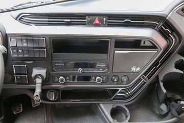 һ����� J6E�ؿ� 520���� 4X2 AMT�Զ���ǣ����(CA4180P66K25E6)ͼƬ