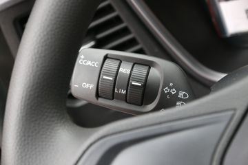 һ����� J6E�ؿ� 520���� 4X2 AMT�Զ���ǣ����(CA4180P66K25E6)ͼƬ