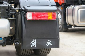 һ����� J6E�ؿ� 520���� 4X2 AMT�Զ���ǣ����(CA4180P66K25E6)ͼƬ