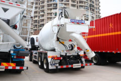 青岛解放 JK6 320马力 轻量化版 8X4 8方混凝土搅拌运输车(CA1311P28K1L4T4BE6A81)