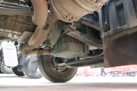 解放JK6&nbsp;混凝土搅拌车底盘                                                图片