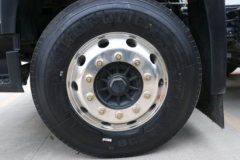 青岛解放 JK6 320马力 轻量化版 8X4 8方混凝土搅拌运输车(CA1311P28K1L4T4BE6A81)