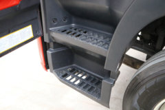 青岛解放 JK6 220马力 4X2 7.8米厢式危化品车(CA1180P28K2L4BE6A81)