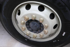 青岛解放 JK6 220马力 4X2 7.8米厢式危化品车(CA1180P28K2L4BE6A81)