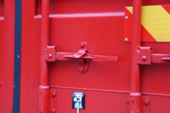 青岛解放 JK6 220马力 4X2 7.8米厢式危化品车(CA1180P28K2L4BE6A81)