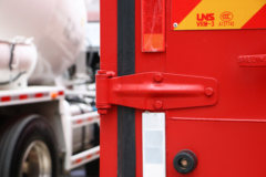 青岛解放 JK6 220马力 4X2 7.8米厢式危化品车(CA1180P28K2L4BE6A81)