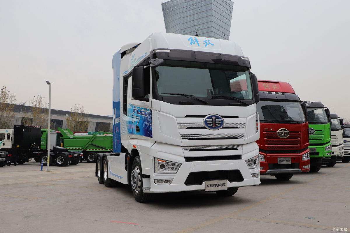 一汽解放 J7重卡 6X4 燃料电池牵引车42kWh