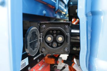 ����HOWO ���� 4.5T 3.95�׵��Ŵ��綯�����ῨͼƬ