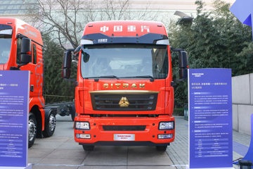 中国重汽 汕德卡SITRAK G5S 豪华版 290马力 4X2 6.8米AMT自动档仓栅式载货车