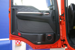 中国重汽 汕德卡SITRAK G5S重卡 290马力 4X2 6.8米AMT自动档栏板载货车(国六)