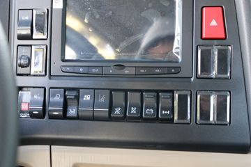 �й����� HOWO TX�ؿ� 25T 6X4���綯ǣ����350.07kWhͼƬ