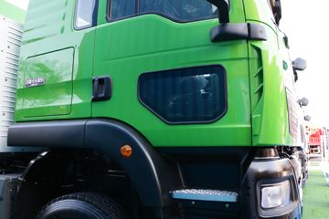 �������� HOWO TX�ؿ� 8X4 5.8�״��綯��ж��(ZZ3317Y326GZ1BEV)422kWhͼƬ