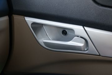 �������� HOWO TX�ؿ� 8X4 5.8�״��綯��ж��(ZZ3317Y326GZ1BEV)422kWhͼƬ