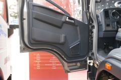 中国重汽HOWO 悍将 160马力 4.15米单排栏板轻卡(国六)(法士特8档)(ZZ1047G3215F144)