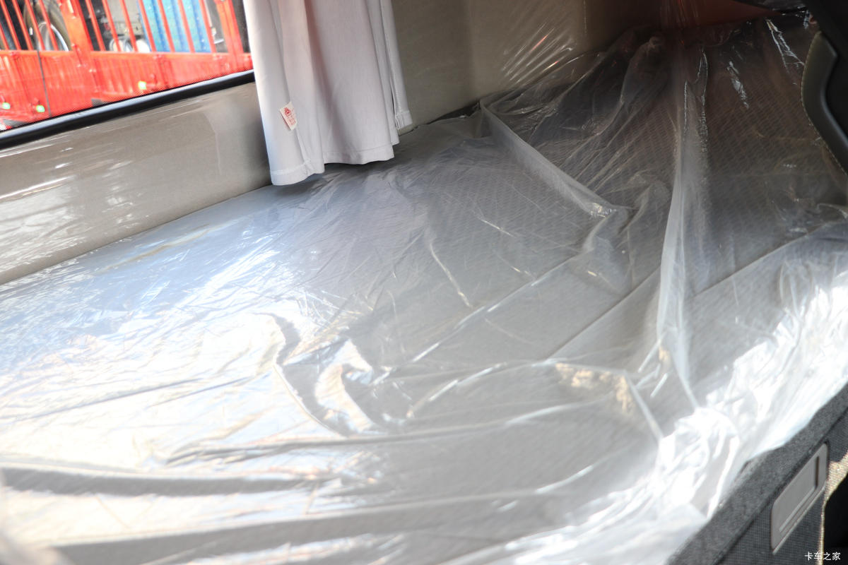 �й����� HOWO MAX 350���� 6X2 9.6���Զ��������ػ���(����)��ʻ��                                               