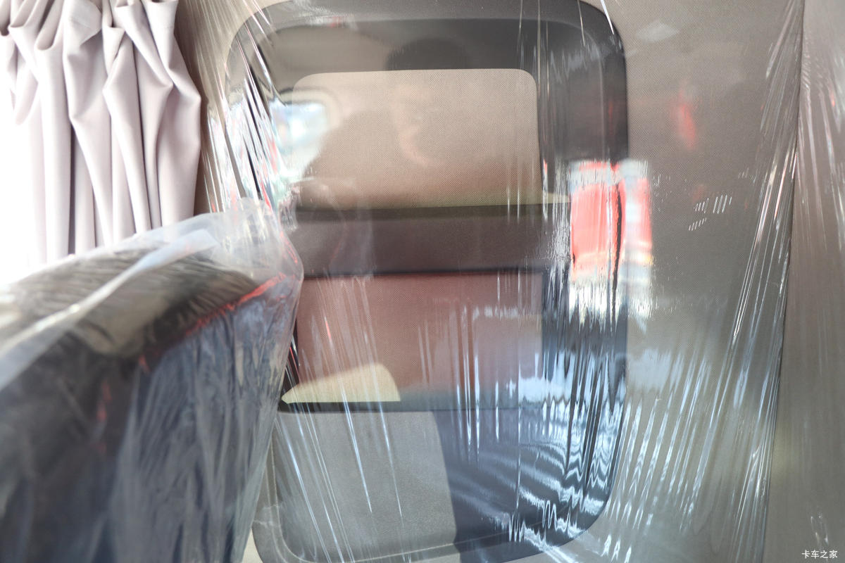 �й����� HOWO MAX 350���� 6X2 9.6���Զ��������ػ���(����)��ʻ��                                               