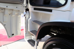 中国重汽 HOWO MAX 350马力 6X2 9.6米自动档栏板载货车(国六)(ZZ1257N54CKF1)