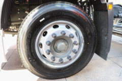 中国重汽 HOWO MAX 350马力 6X2 9.6米自动档栏板载货车(国六)(ZZ1257N54CKF1)