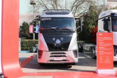 中国重汽 黄河 X7重卡 680马力 6X4 AMT自动档牵引车(ZZ4257Y344XF1)