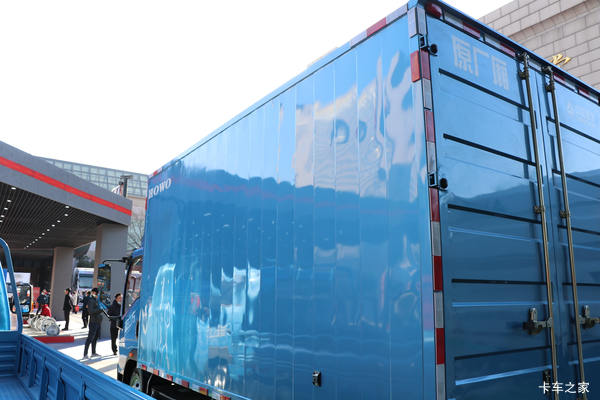 ���� 4.15�׵��Ŵ��綯��ʽ�Ῠ ����150.83kWh