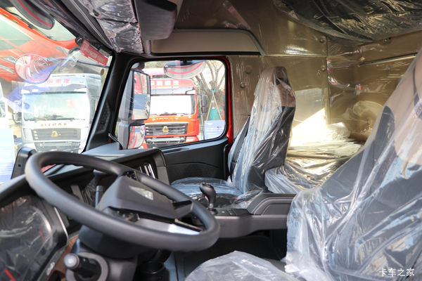 HOWO TH7牵引车限时促销中 优惠4.19万