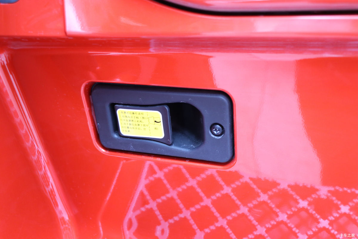 �й����� HOWO TH7�ؿ� ���а� 610���� 6X4 AMT�Զ���ǣ����(����)��ʻ��                                               