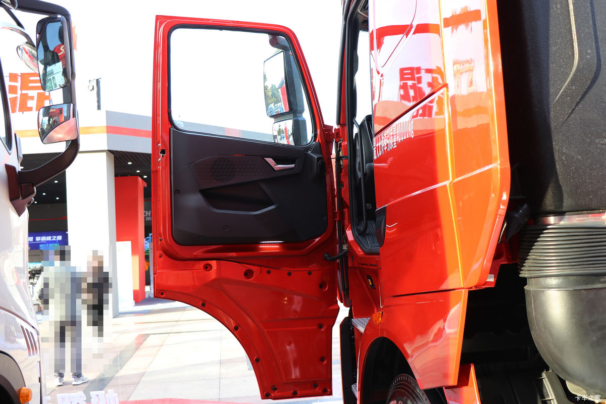 �й����� HOWO TH7�ؿ� ���а� 610���� 6X4 AMT�Զ���ǣ����(����)��ʻ��                                               