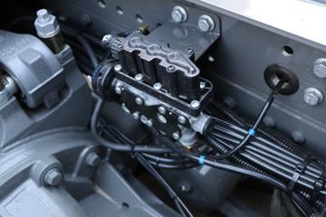 �й����� �ƺ� X7�ؿ� 800���� 6X4 AMT�Զ���ǣ����ͼƬ