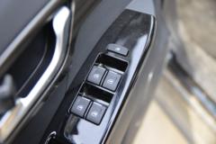 江西五十铃 铃拓 2022款 领尊版 2.0T汽油 220马力 四驱自动 双排皮卡 江西五十铃 铃拓 2022款 领尊版 2.0T汽油 220马力 四驱自动 双排皮卡