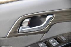 江西五十铃 铃拓 2022款 领尊版 2.0T汽油 220马力 四驱自动 双排皮卡 江西五十铃 铃拓 2022款 领尊版 2.0T汽油 220马力 四驱自动 双排皮卡